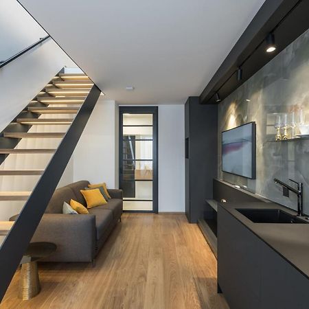 Fully Renovated Stylish Duplex In A Convenient Location Apartment Praha Bagian luar foto