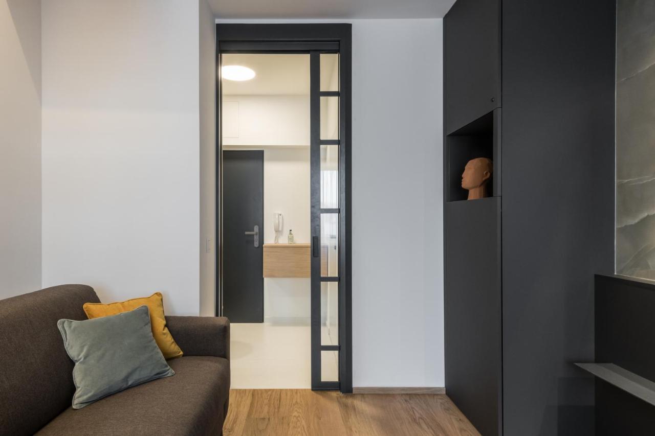 Fully Renovated Stylish Duplex In A Convenient Location Apartment Praha Bagian luar foto