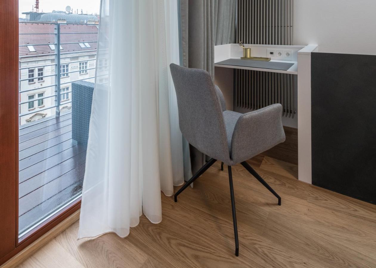 Fully Renovated Stylish Duplex In A Convenient Location Apartment Praha Bagian luar foto