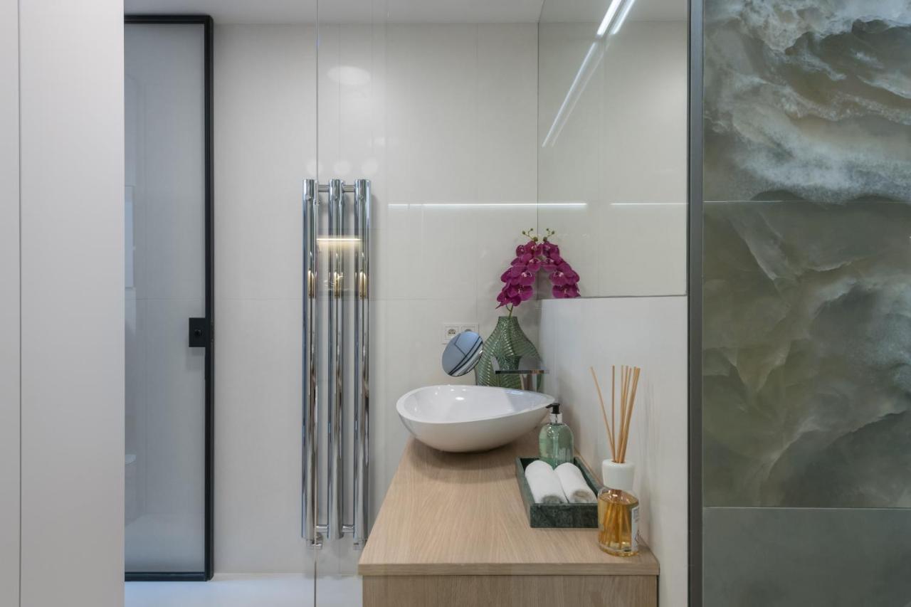 Fully Renovated Stylish Duplex In A Convenient Location Apartment Praha Bagian luar foto